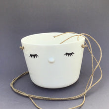 Load image into Gallery viewer, Nosy hanging flower pot, large size, closed eyes
