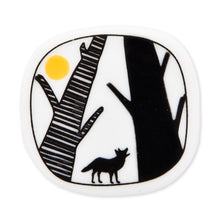 Load image into Gallery viewer, Brooch Wolf
