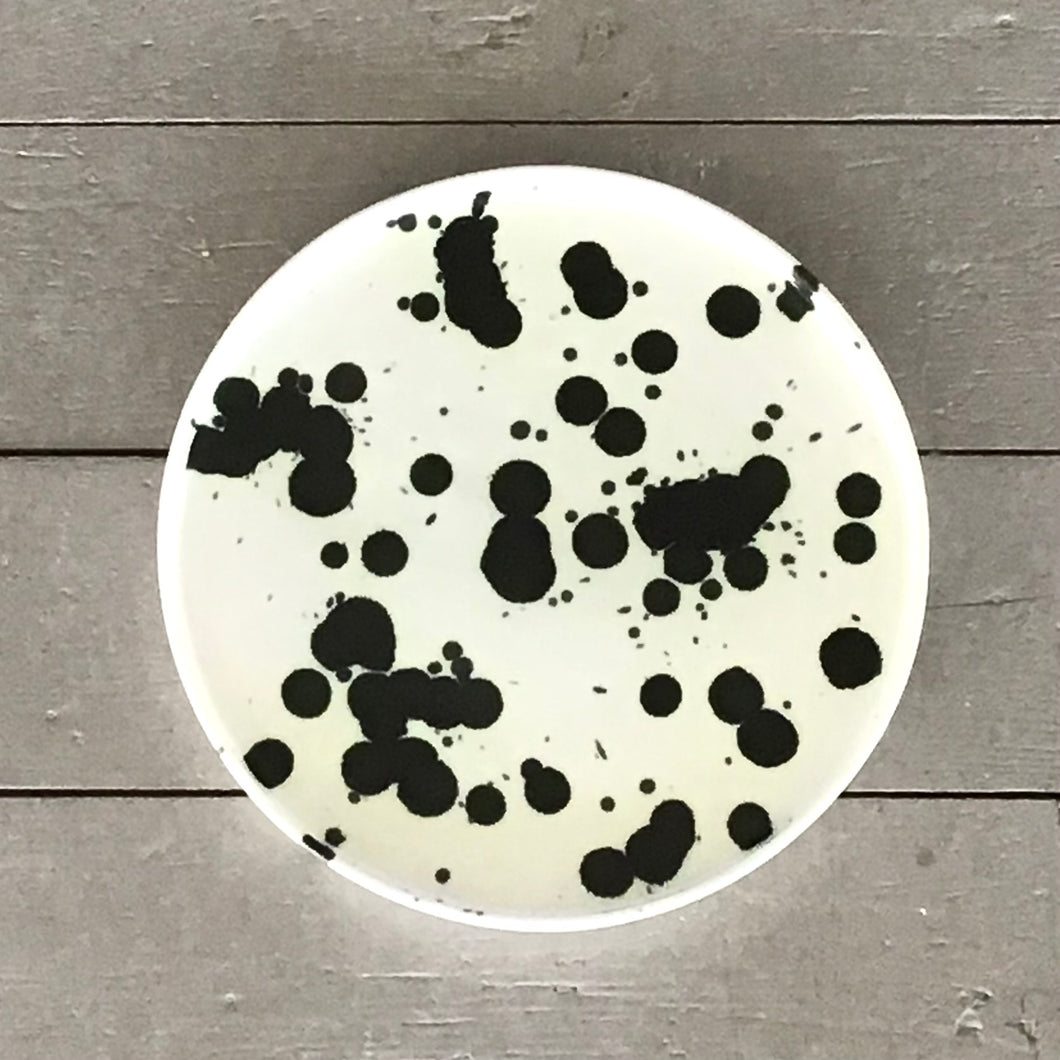 Dalmatian plate, L