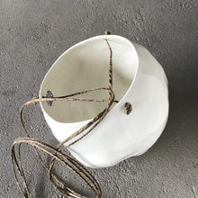 Load image into Gallery viewer, Snowball hanger/flowerpot

